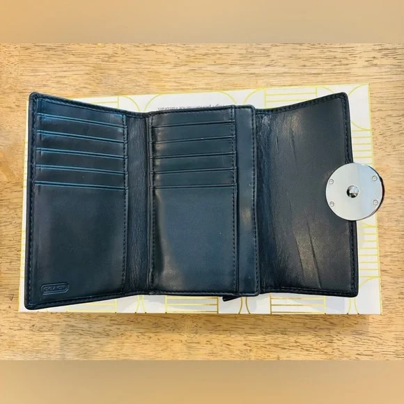 Coach Black Leather Bifold Wallet.. Not New.. only worn a few times.. - Picture 2 of 10